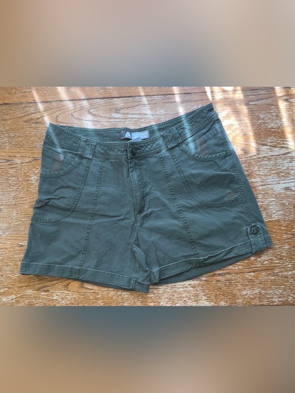 Nike ACG Cargo Khaki Shorts Size 10 Womans